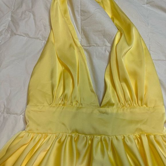 Hush collection women’s dress halter plunge neckline yellow Marilyn monroe style - Picture 3 of 9